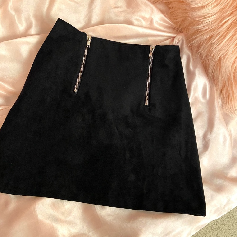 Faux suede black skirt
